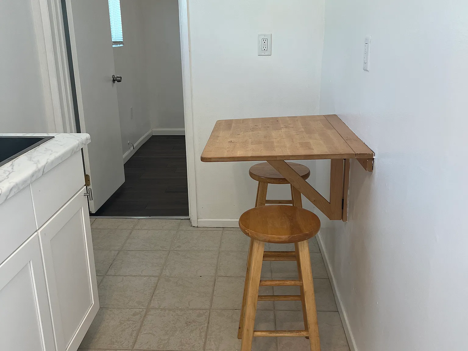 122 E Quintard St — Photo 4