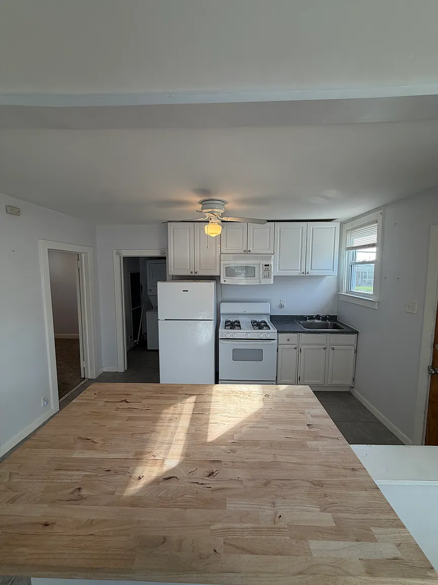 38 Marple Ave APT B photo 1