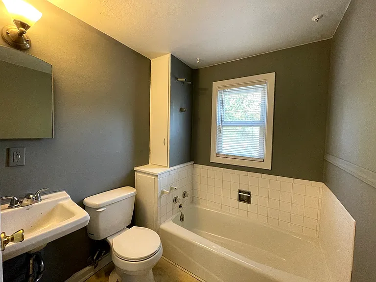 221 Madison St — Photo 5