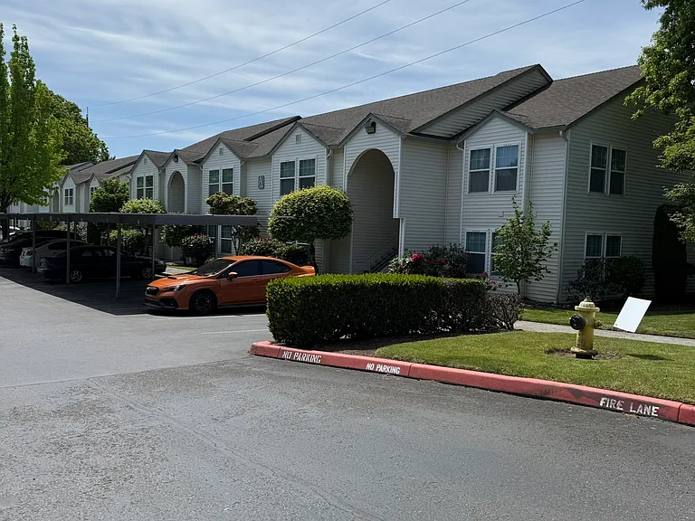 Autumn Park Apartments — Photo 2