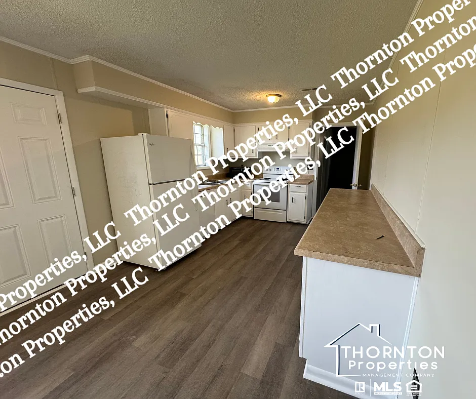 3 bed, 1604 sqft, $1,300 — Photo 2