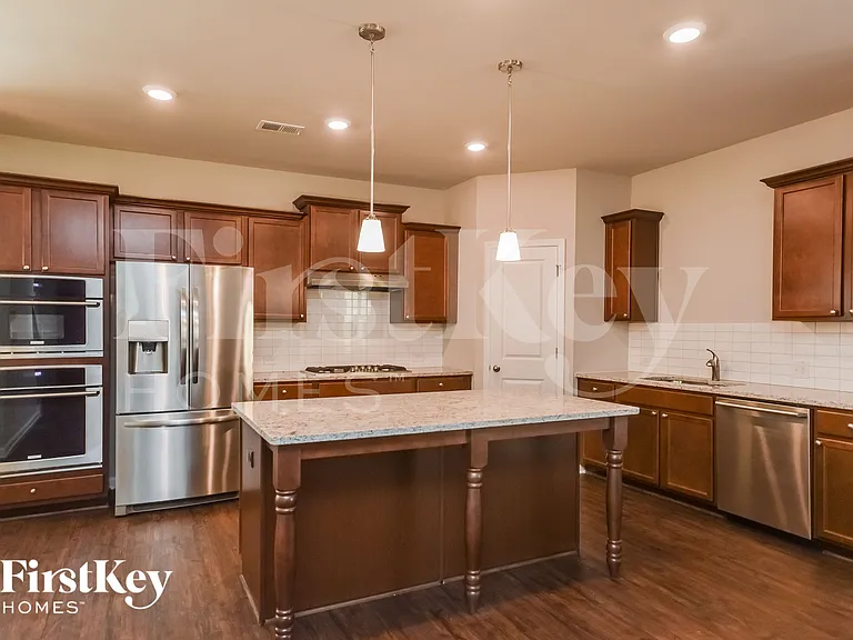 3508 Wheeler Ln — Photo 5