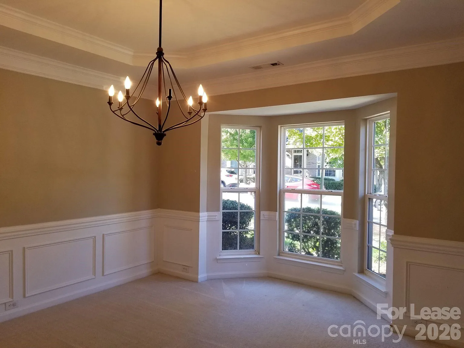 3 bed, 2.5 bath, 1896 sqft, $2,450 — Photo 3