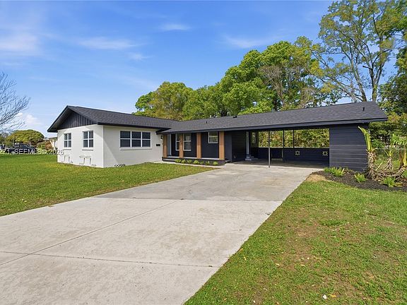 2nd image of 405 Lake Fair Ln