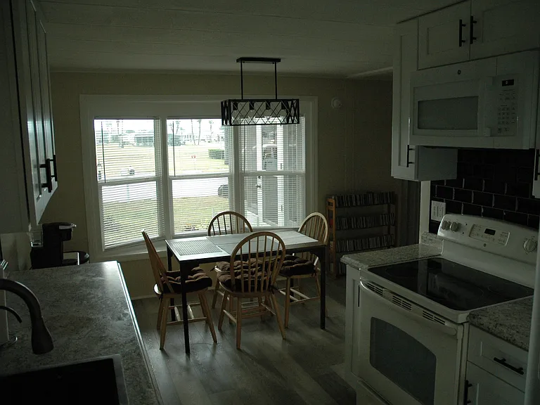 23 Kinsmen Dr — Photo 5