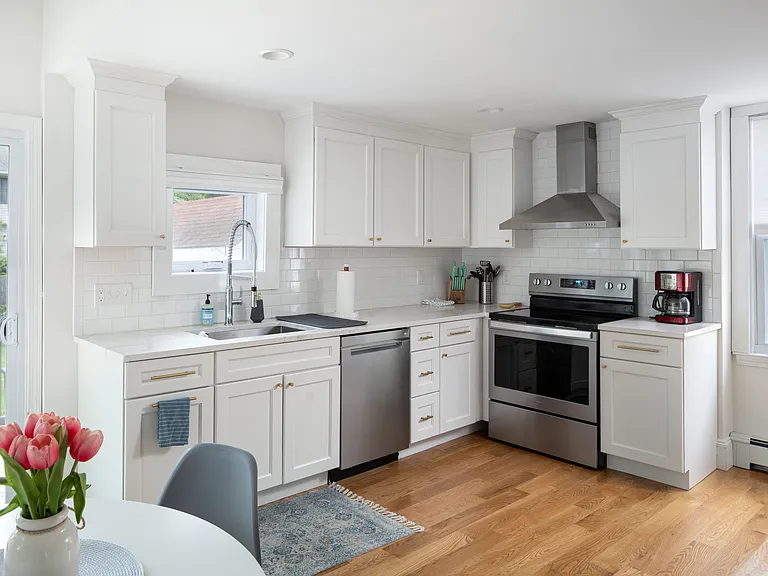 30 E Bowery St — Photo 17