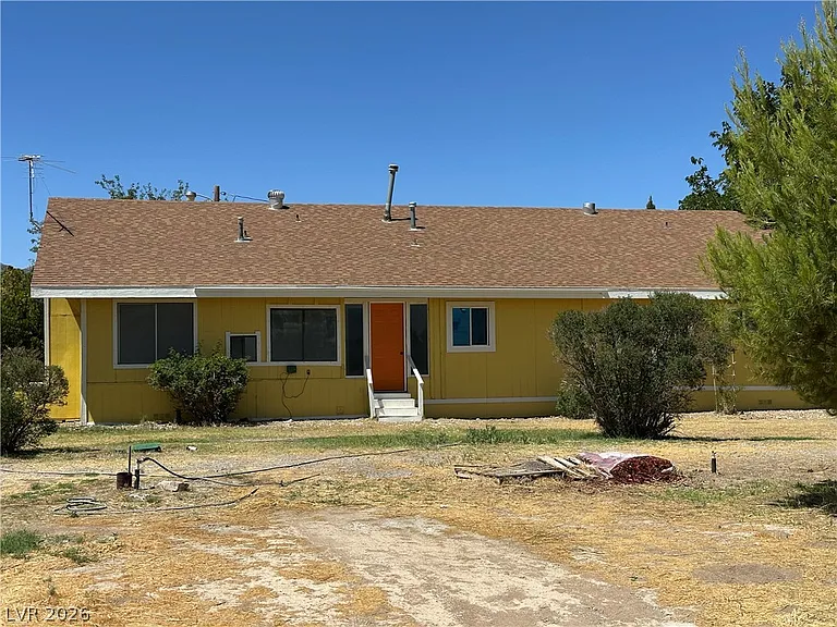2590 N Murphy St — Photo 1
