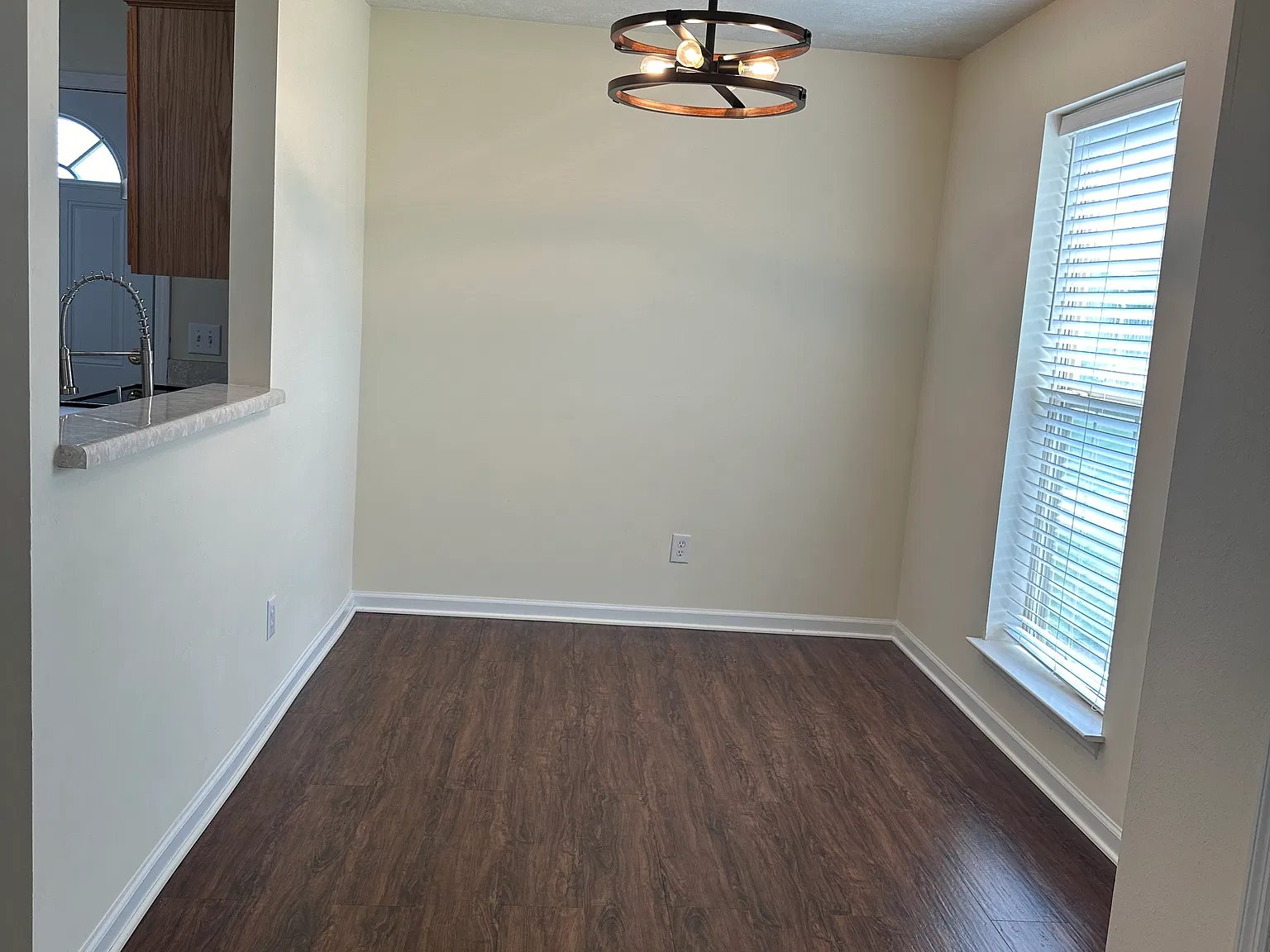 465 Cedar Park Cir — Photo 4