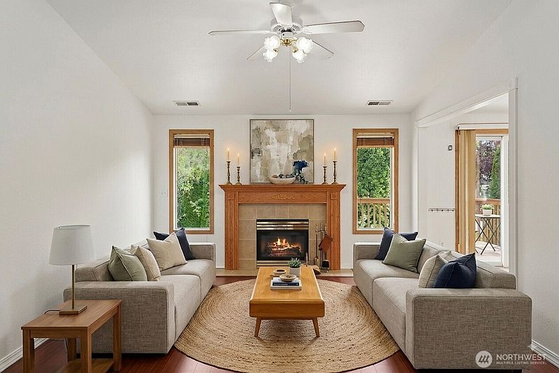 5th image of 3011 12th Street Pl SW