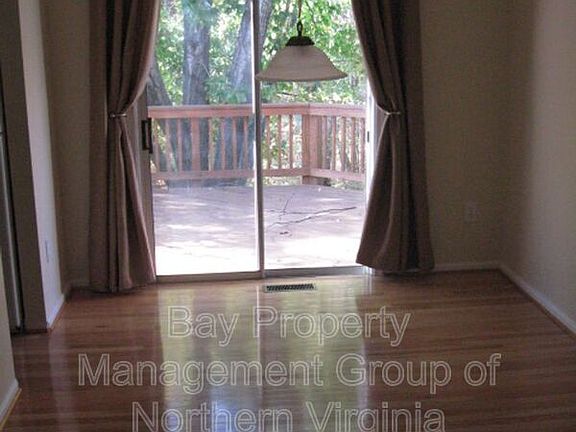 5th image of 10190 Sassafras Woods Ct
