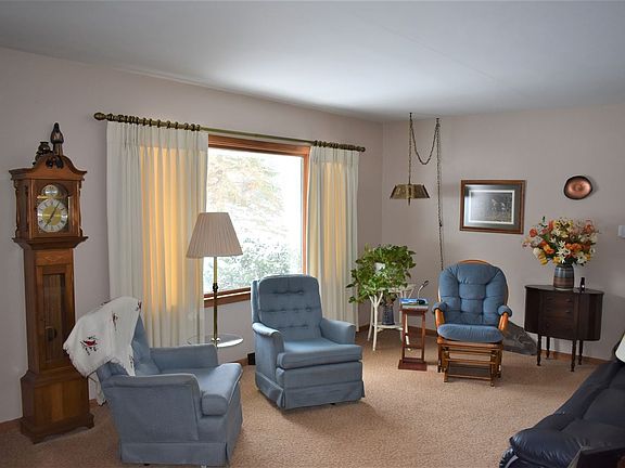 2nd image of 1912 Pleasant Dr