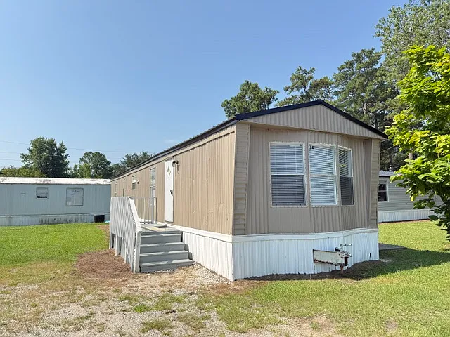 203 W Conyers Ave #4