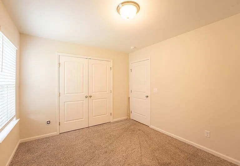257 Cromer St — Photo 30