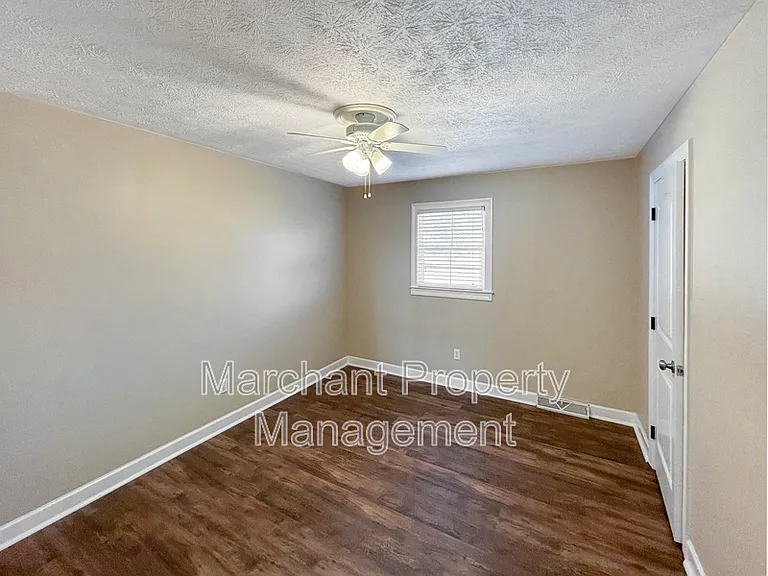 102 Longview Ter — Photo 15