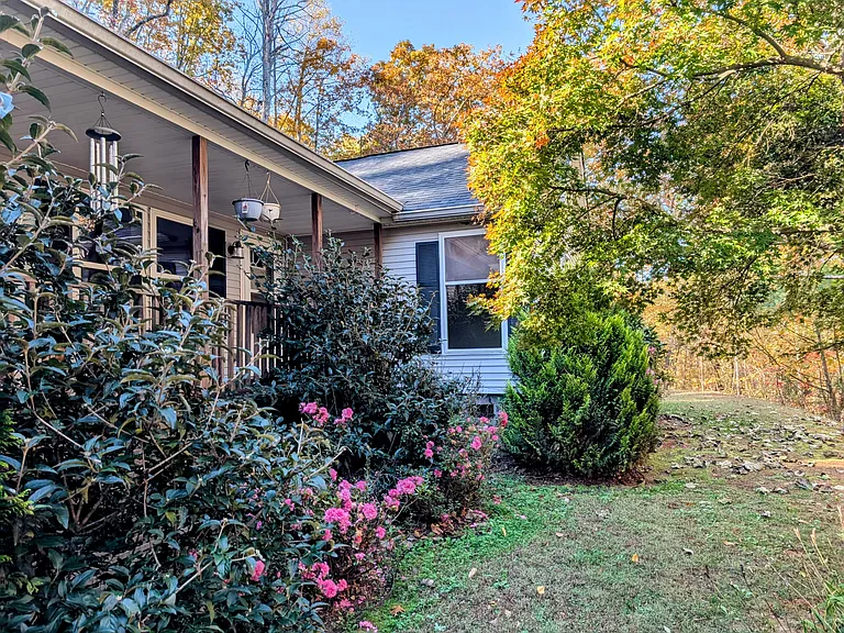 25 Silver Maple Ln — Photo 3