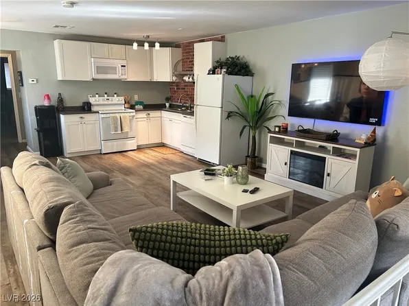 1358 Lorilyn Ave Unit 4, Las Vegas, NV 89119