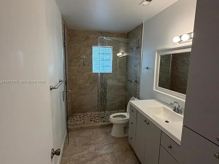 1585 W 53rd St — Photo 19