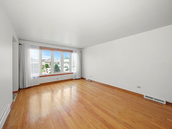 3rd image of 6023 S Parkside Ave