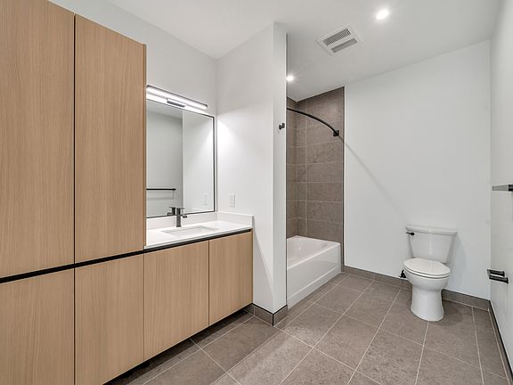 5th image of 329 Alfred Ave #2B-2Ba-1194Sqft
