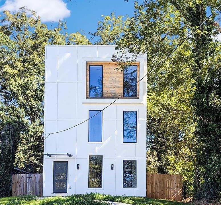 1st image of 1052 Windsor St SW