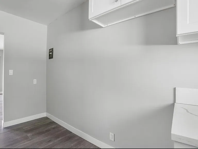 Stadium View Apartments — Photo 11