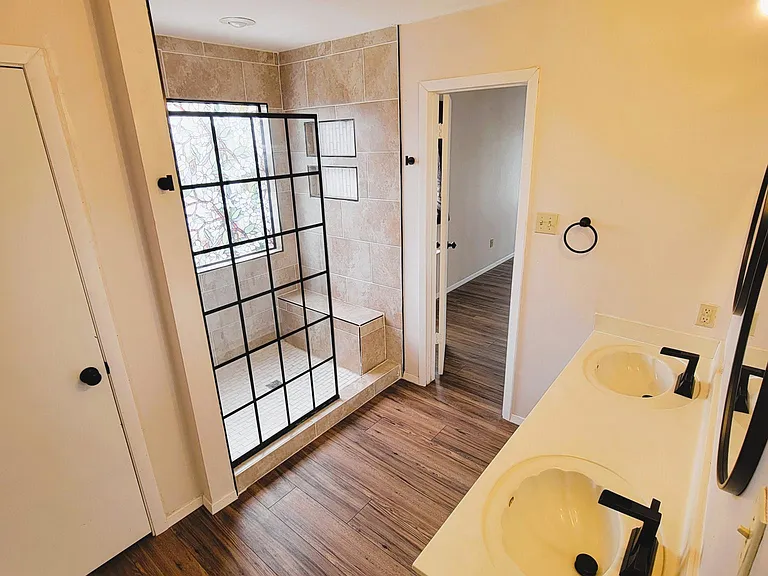 2315 Bernice Cir — Photo 19