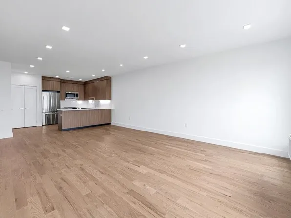 8404 4th Avenue image 5 of 36