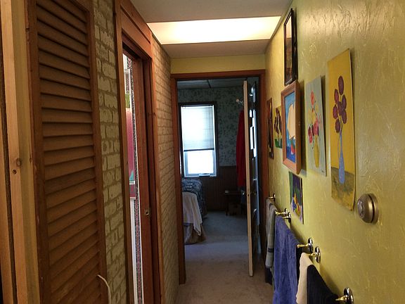 5th image of 42 S Benzie Blvd