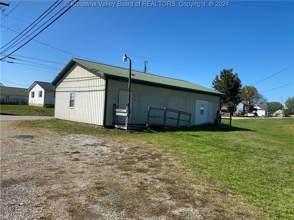 1290 Evansview Rd, Evans, WV 25241