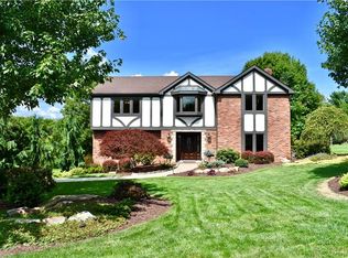 117 Golfview Dr, Mcmurray, PA 15317