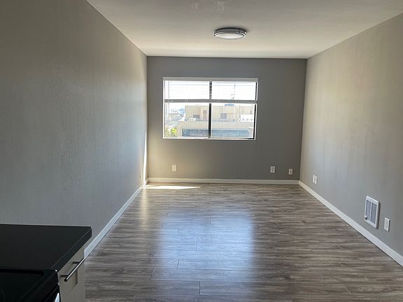 Living Room/ Dinning Room