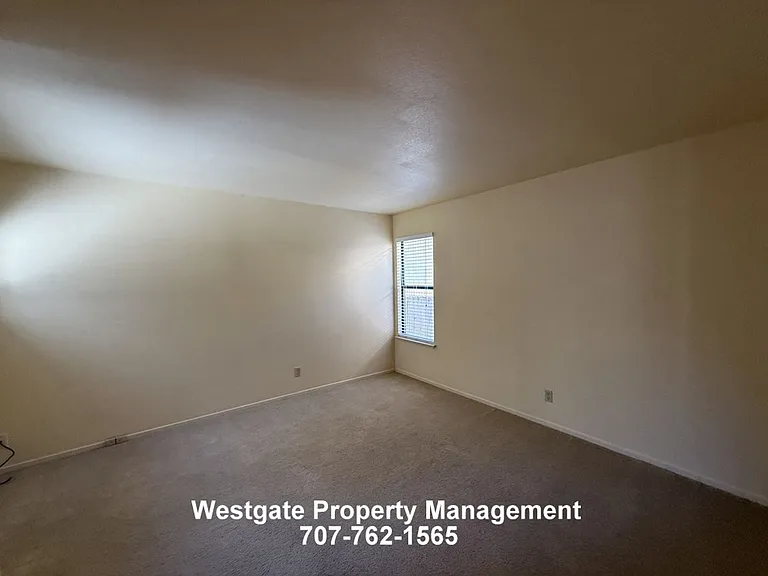 1453 Capri Ave — Photo 11