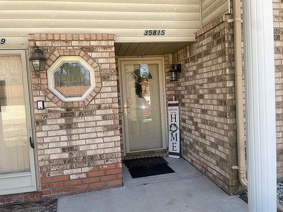 3rd image of 35815 Hunter Ave