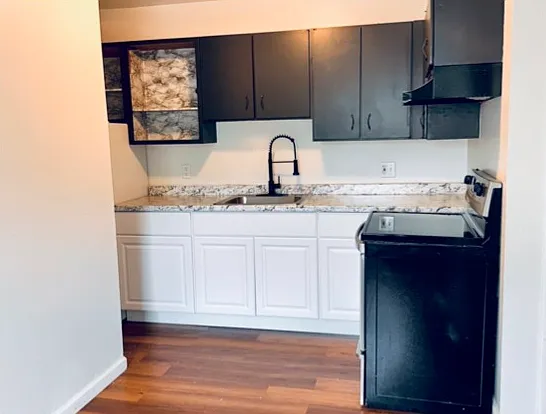 1295 E Main St #6 — Photo 6