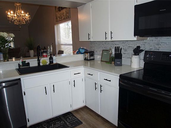 2nd image of 119 Shady Oak Ln #119