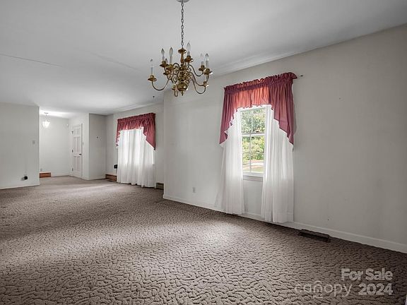 4th image of 151 Pinoak Dr