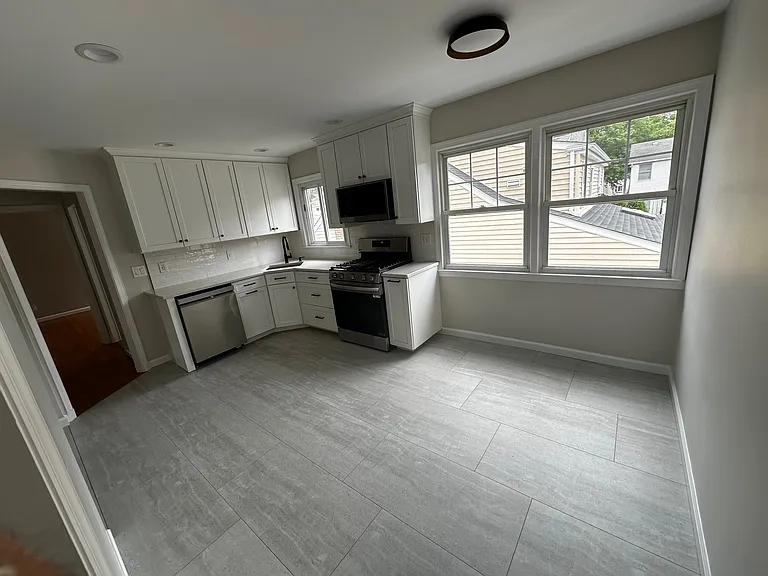 21 Batavia Pl #2 — Photo 4