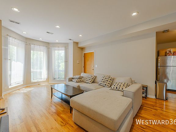 2nd image of 1114 W Hubbard St APT 2F