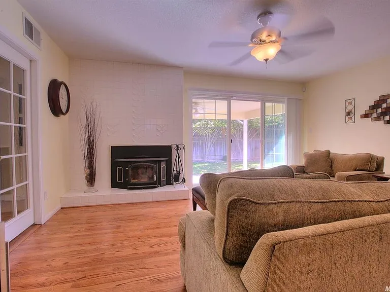 1722 Idylwood Ct — Photo 2