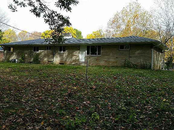 3rd image of 6322 Wood Knoll Ln