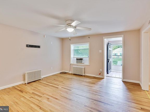 4th image of 616 Hubert St