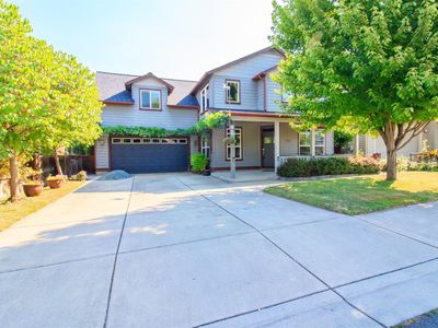 1721 Lithia Way, Talent, OR, 97540