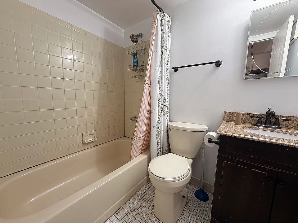 1st image of 56 Ilyse Ct Floor 1