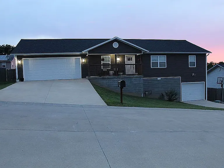 110 Matty Ln — Photo 1