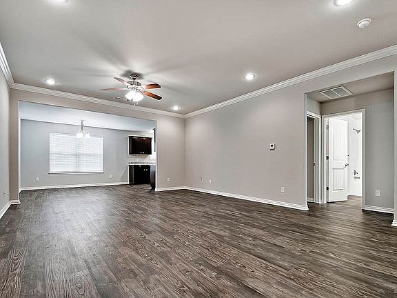 3rd image of 1510 SE 22nd St