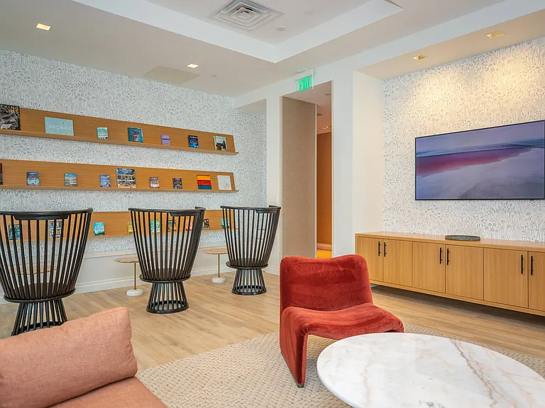 Summer House Apartments — Photo 12