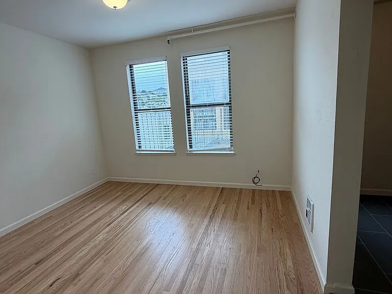 524 Guerrero Street (524r) — Photo 2