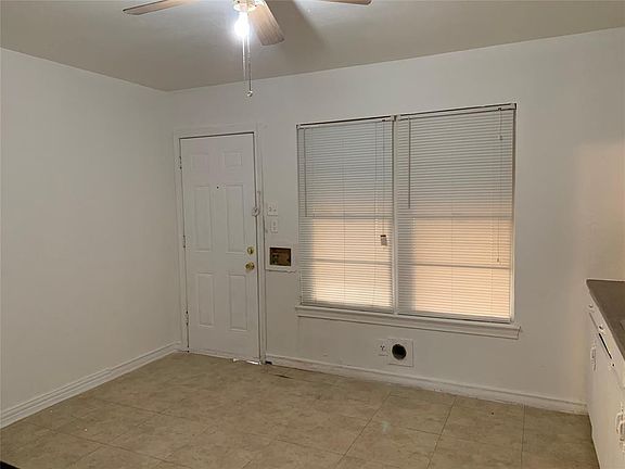2nd image of 2315 Meadow Ln