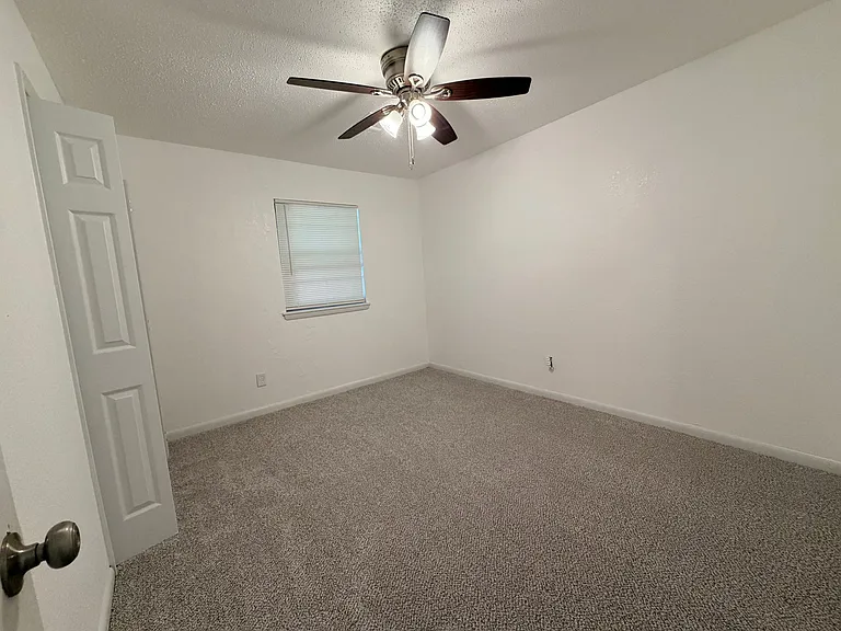 1323 SE Clover Ln — Photo 11