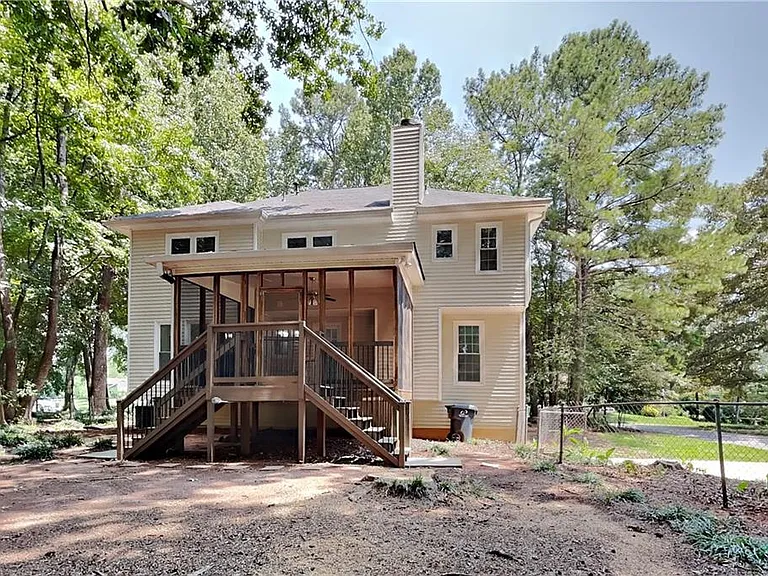 385 Deerwood Dr — Photo 21